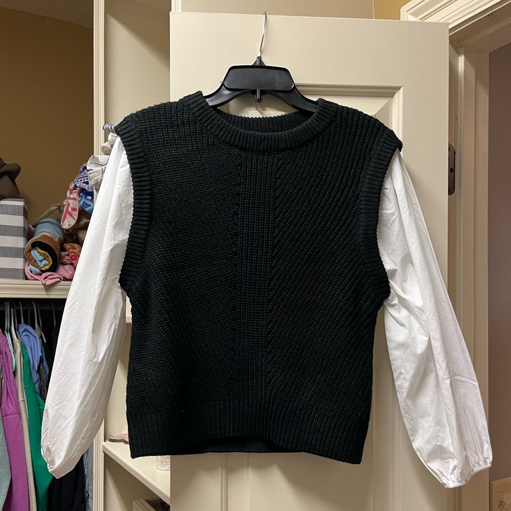 Black & White, Sanctuary attached long sleeve with sweater XS fits more like a S